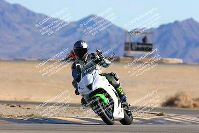 media/Jan-08-2022-SoCal Trackdays (Sat) [[1ec2777125]]/Turn 4 (1145am)/